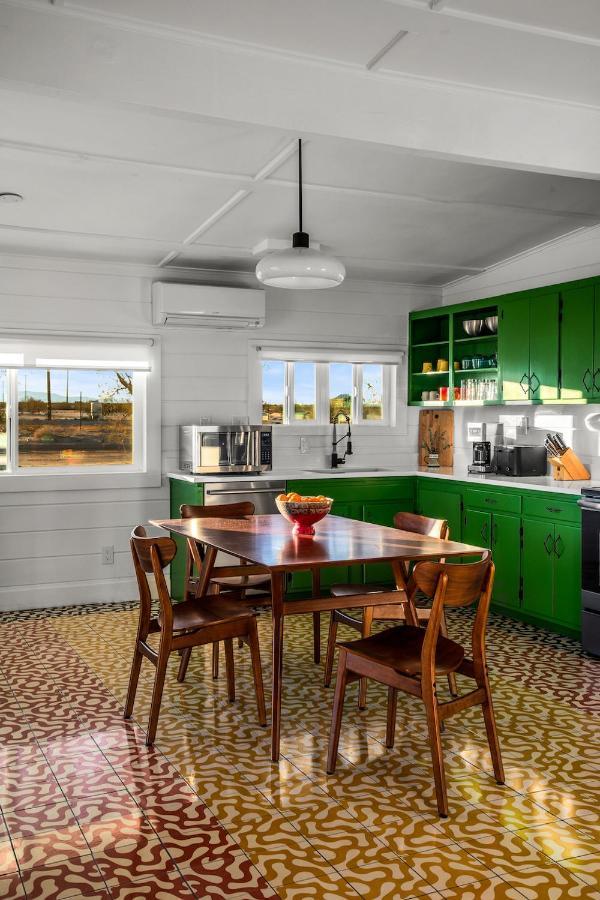 Wonder Valley Green House - Near Joshua Tree National Park トウェンティナイン・パームズ エクステリア 写真