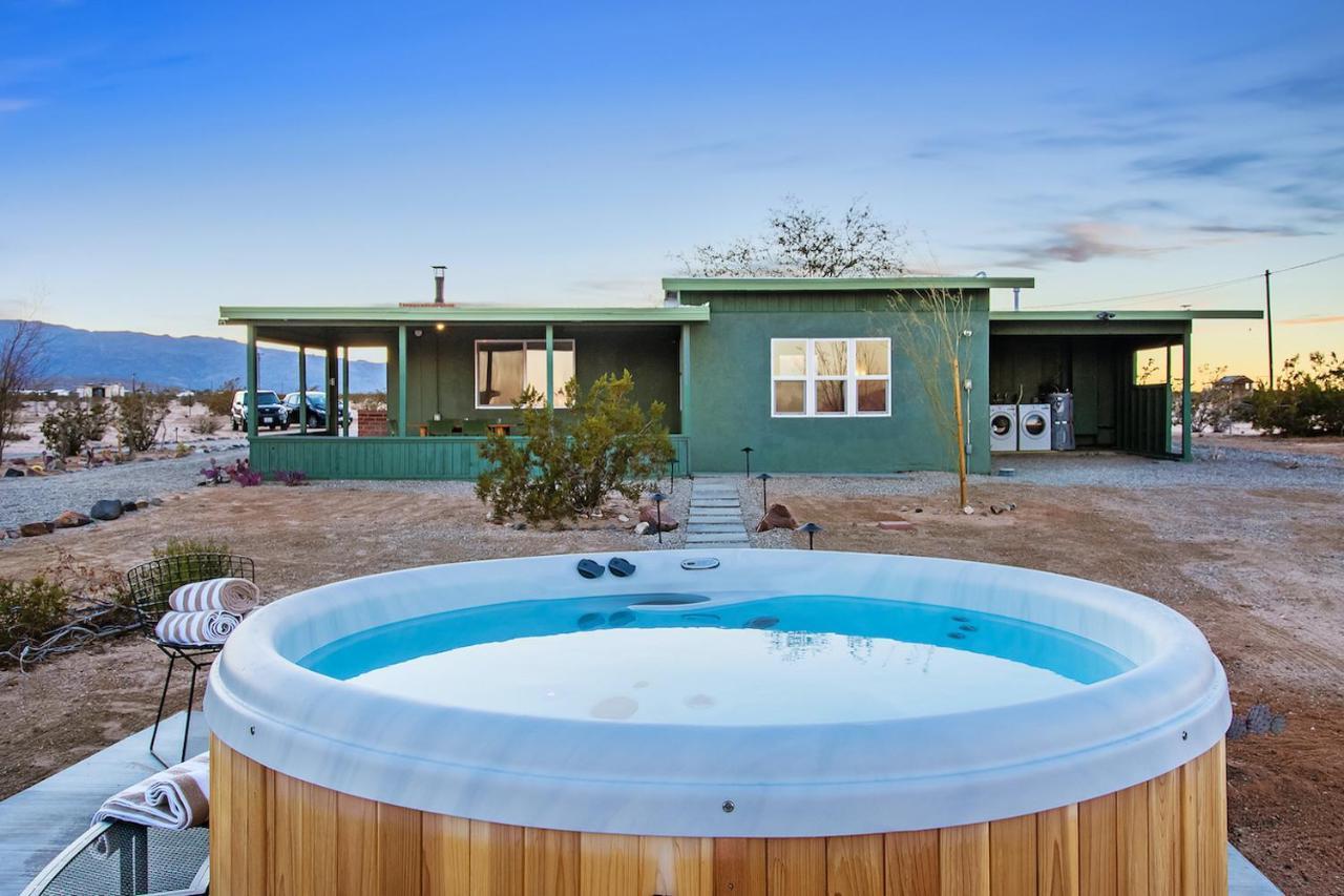 Wonder Valley Green House - Near Joshua Tree National Park トウェンティナイン・パームズ エクステリア 写真