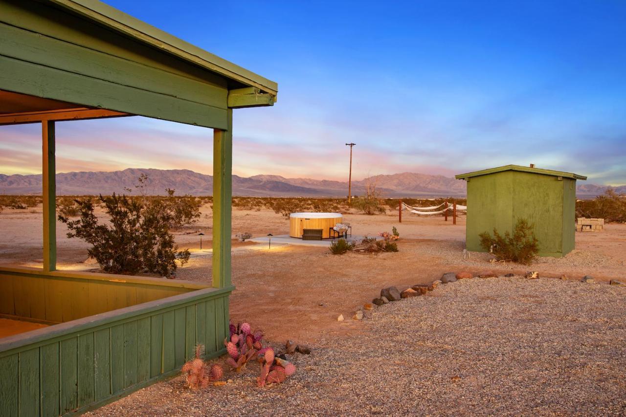Wonder Valley Green House - Near Joshua Tree National Park トウェンティナイン・パームズ エクステリア 写真