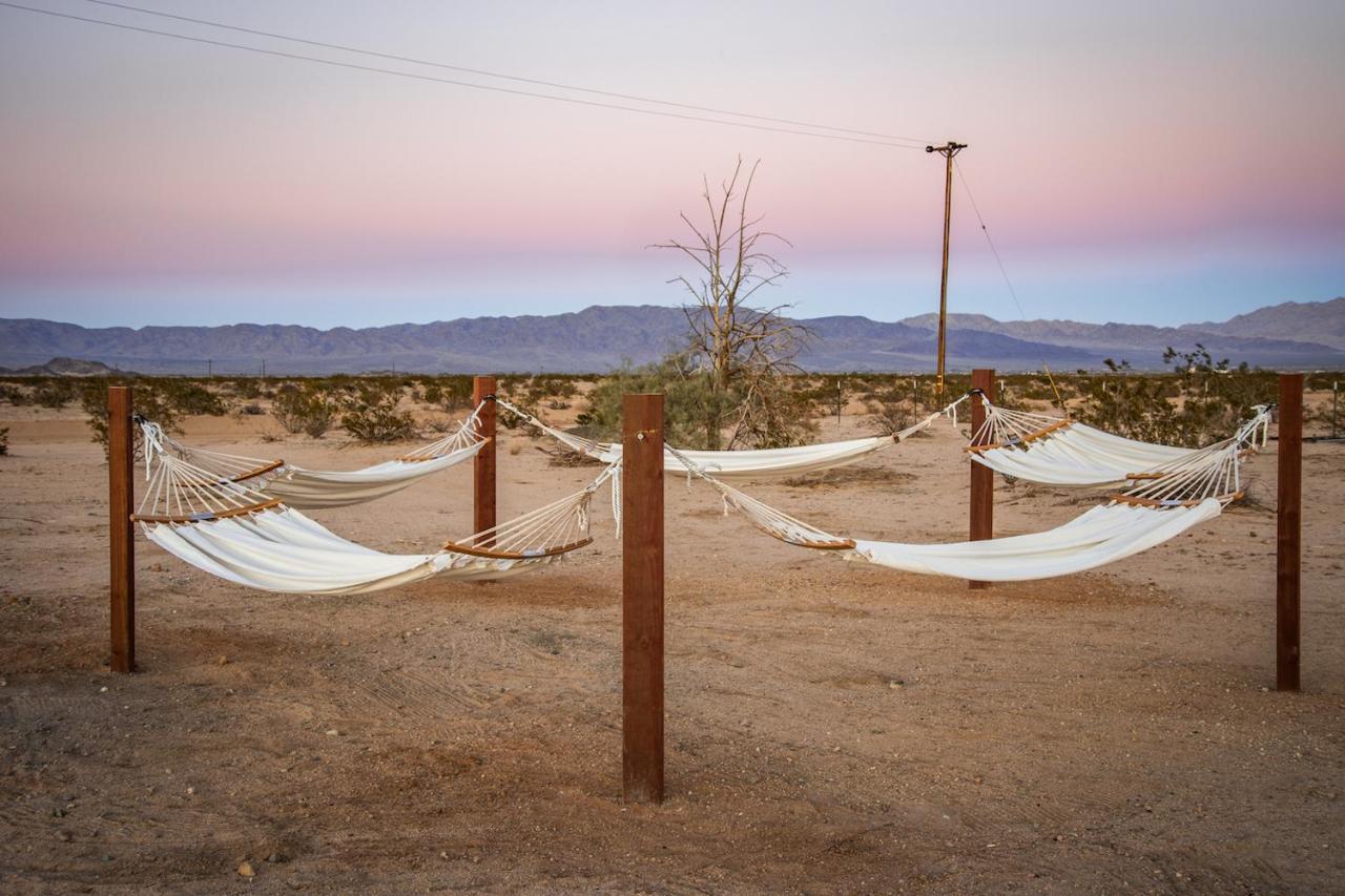 Wonder Valley Green House - Near Joshua Tree National Park トウェンティナイン・パームズ エクステリア 写真